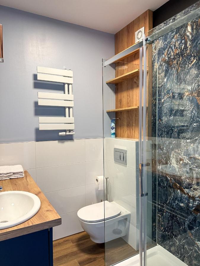 Dmk Blue Apartment Near Warsaw-Modlin Airport Nowy Dwór Mazowiecki Eksteriør billede